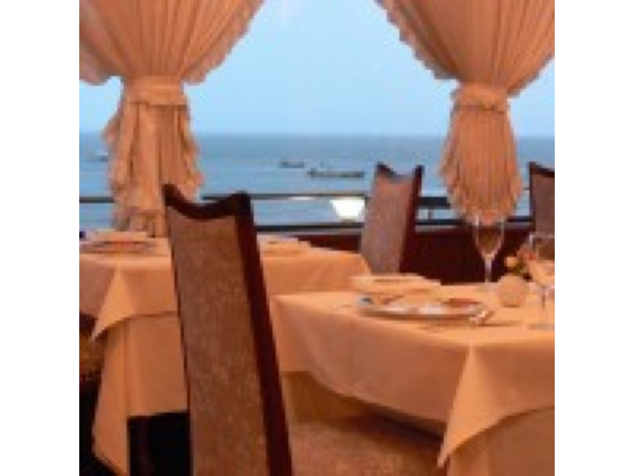 海辺のレストラン　ラ・プラージュ
