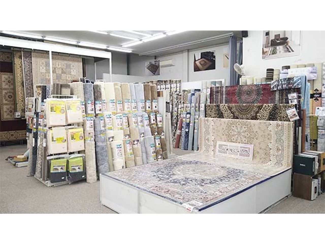 カーテンじゅうたん王国 - 東川口店